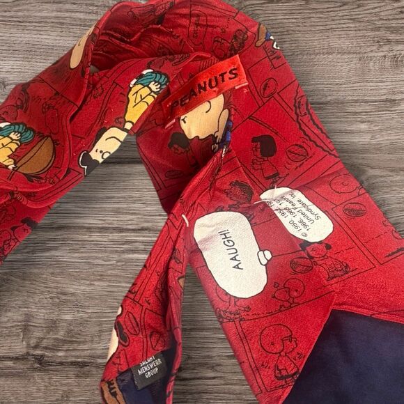 1990s 100% Silk Peanuts Necktie Charlie Brown, Lucy Football, Comical, Funny - Picture 6 of 9